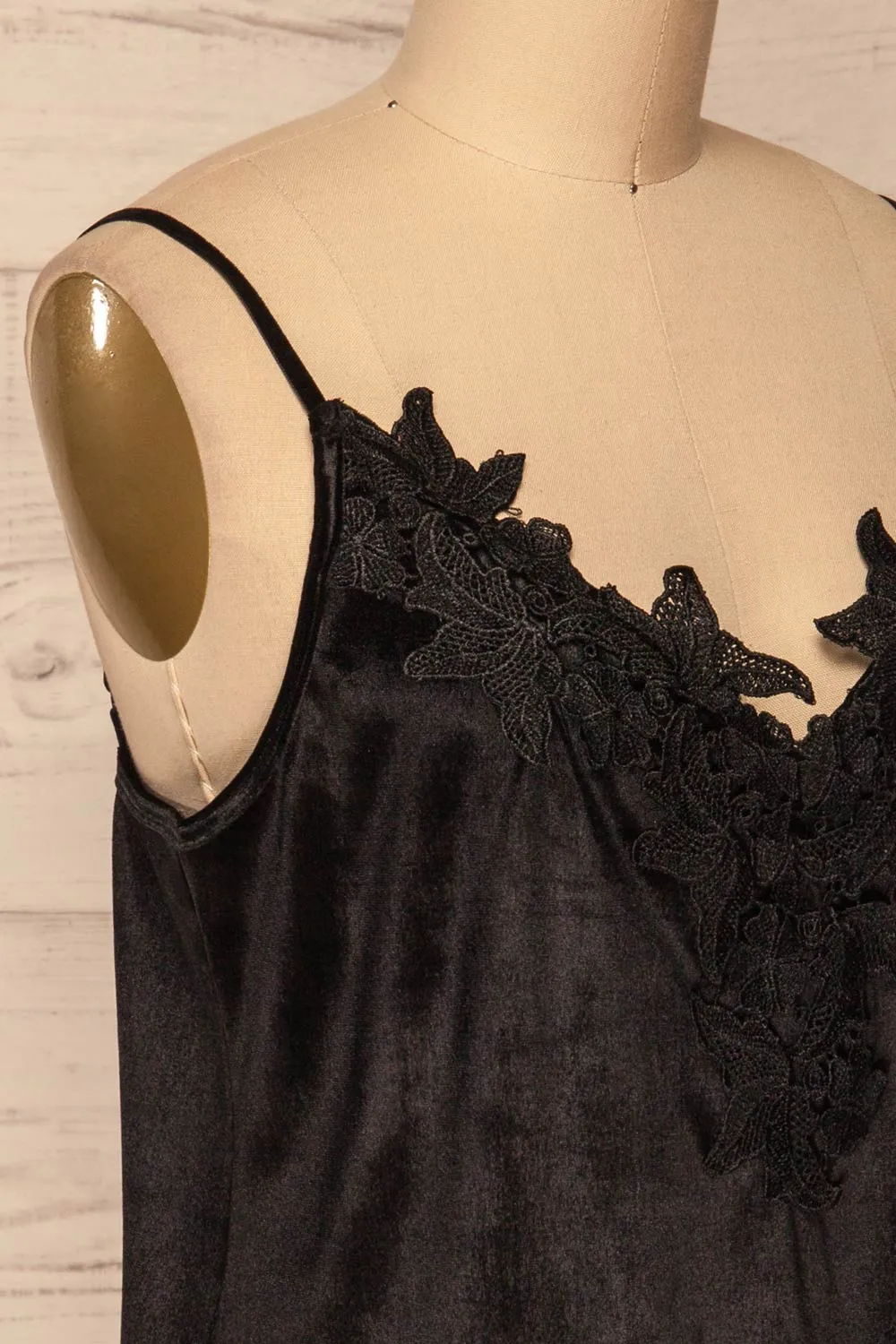 Amantea Black | Velvet Camisole