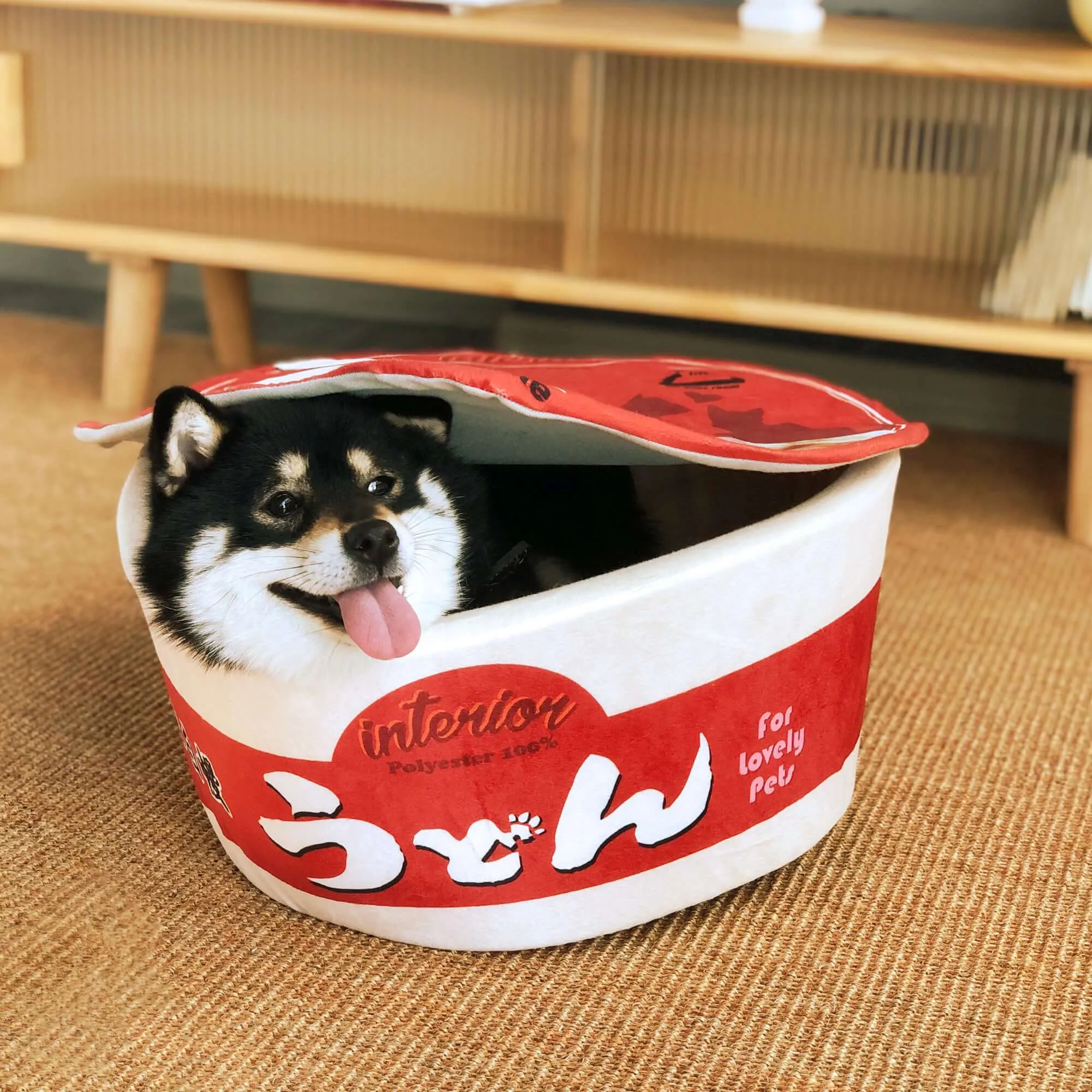 Kashima Udon Noodles Bed For Dogs & Cats (Red)