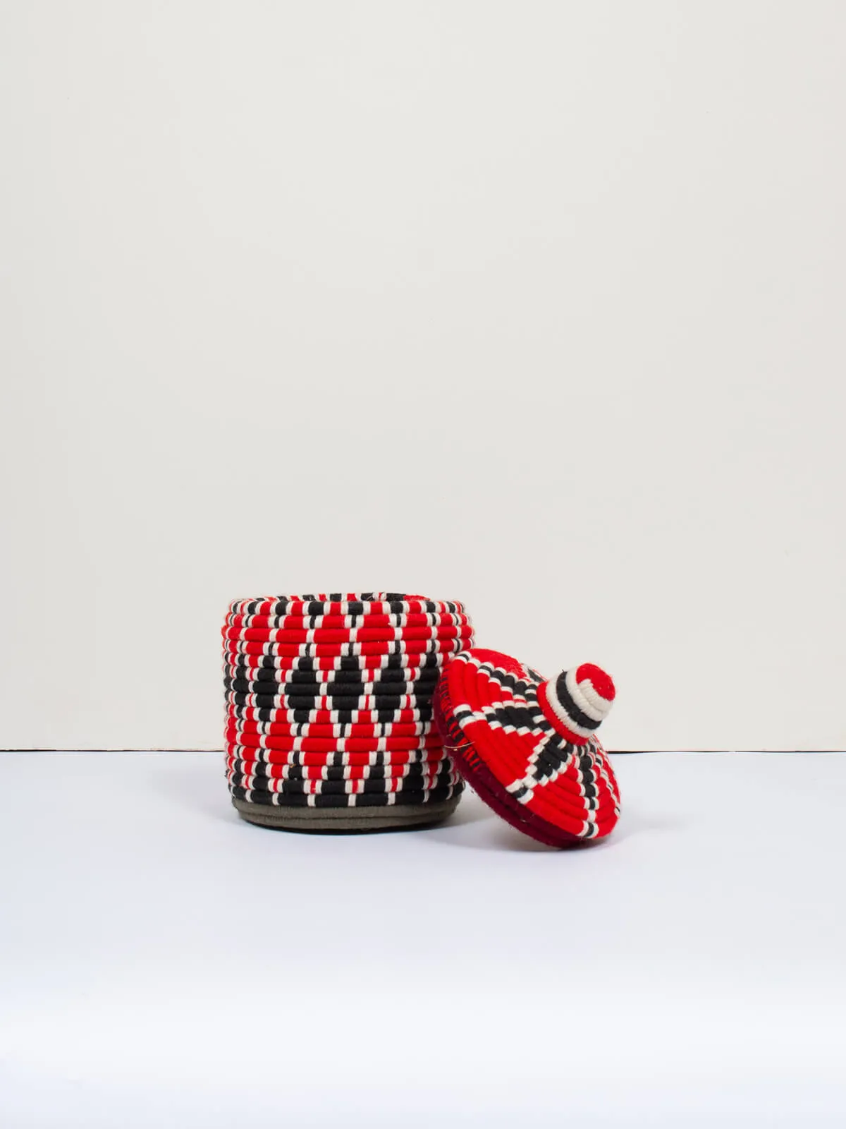 Moroccan Wool Pot, No.352