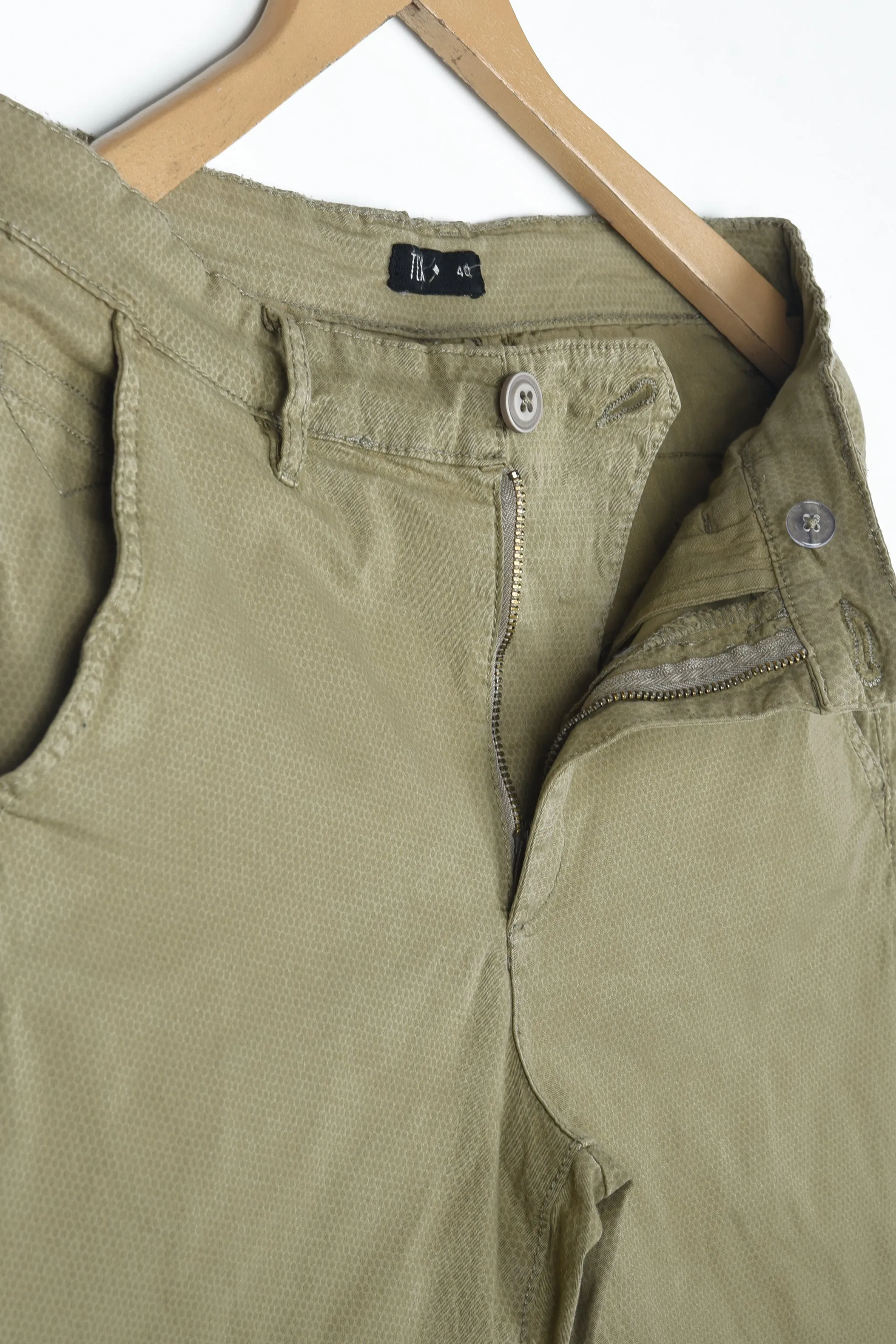 TEXTURED WEAVE SMART FIT CHINO Shorts