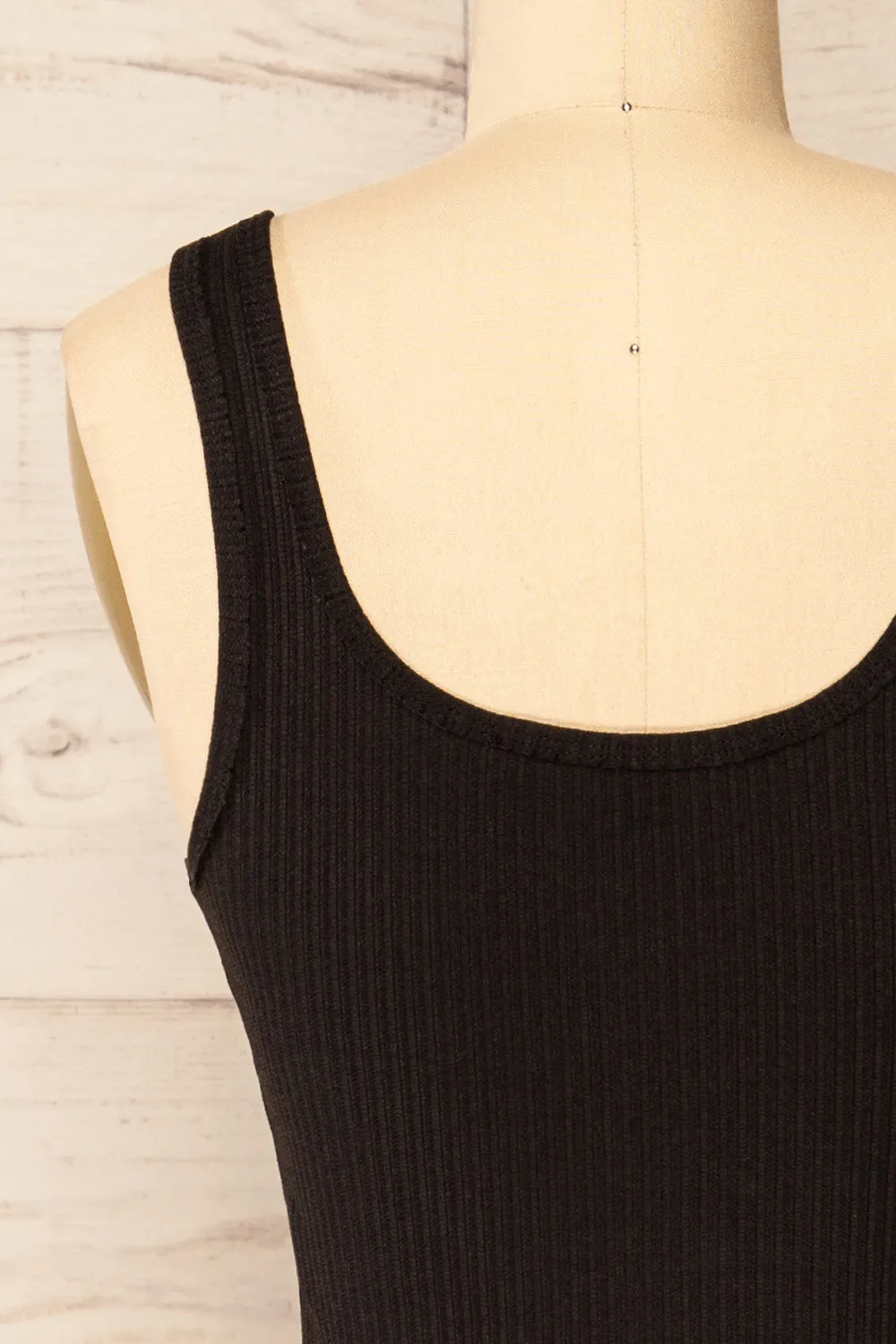 Tseri Black | Cropped Large Straps Tank Top