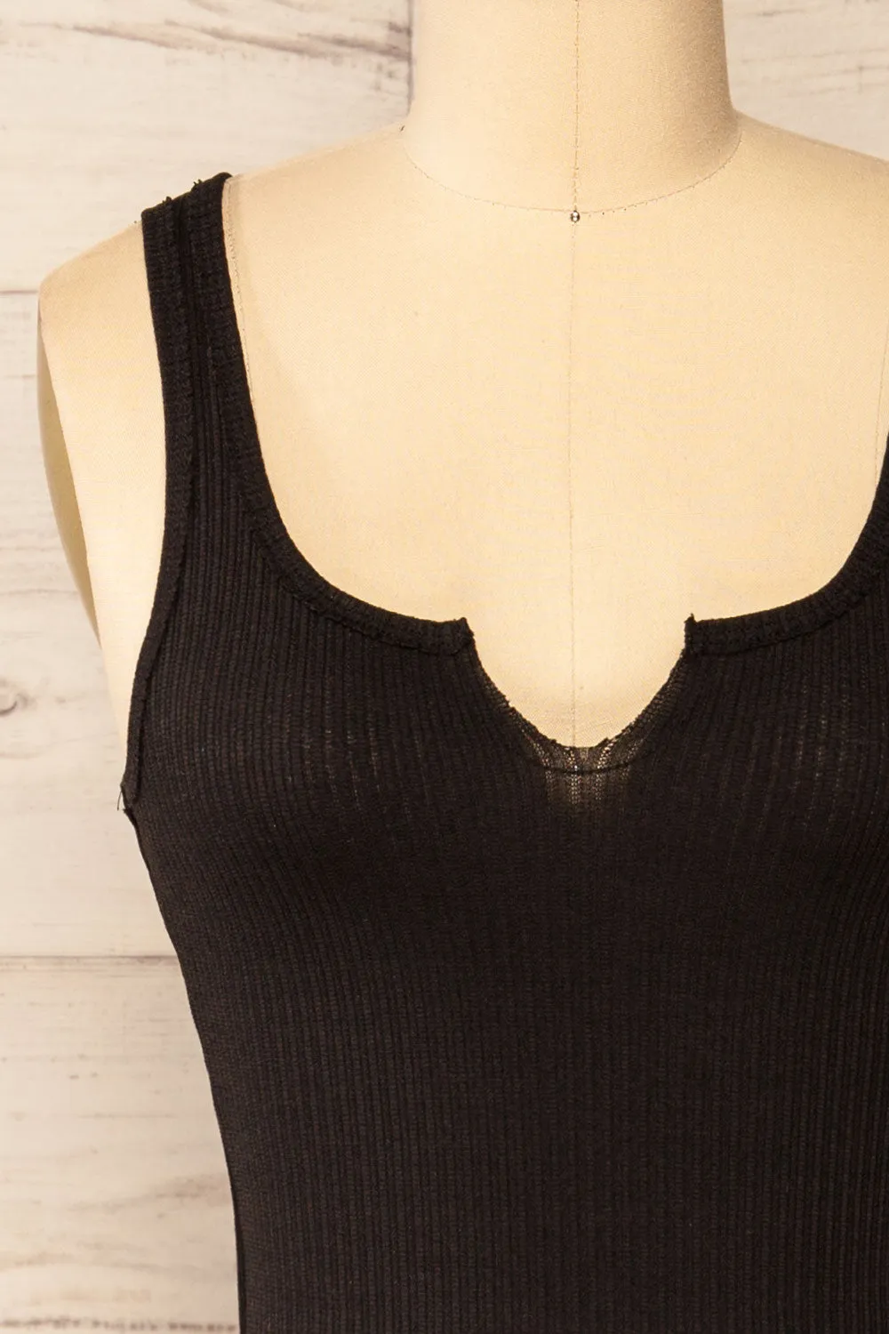 Tseri Black | Cropped Large Straps Tank Top