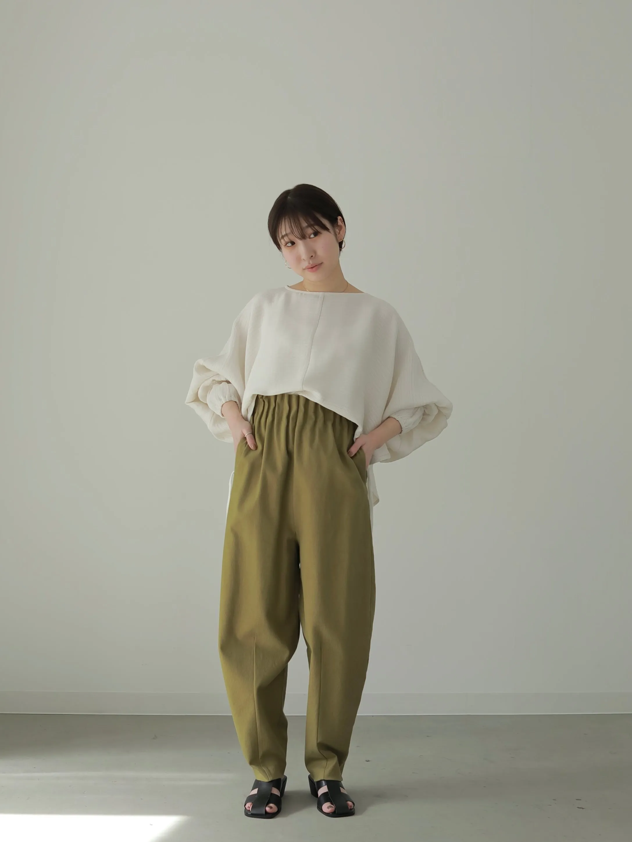 WAIST PLEATS COCOON PANTS